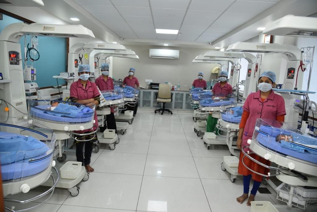 Nurses with newborns in Phoenix NRC 100 